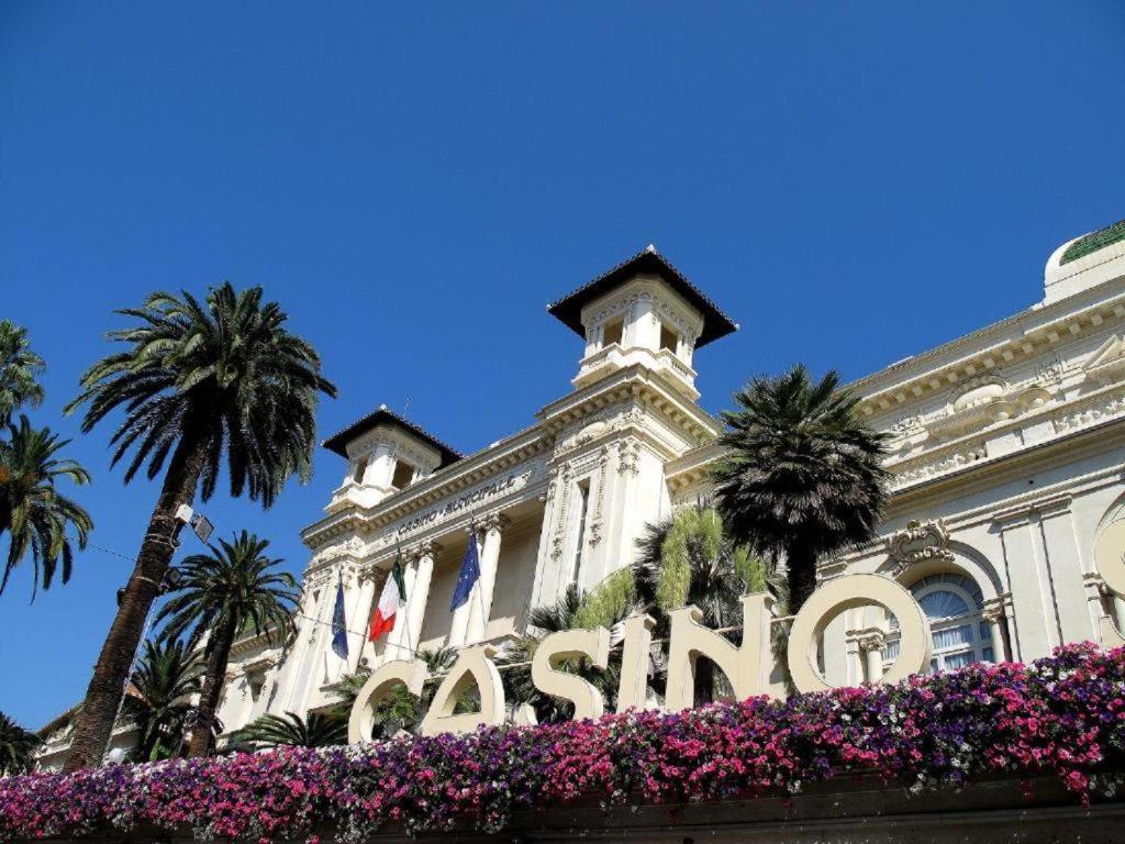 Casa Rosa Lucia Centrale Con Parcheggio San Remo Extérieur photo
