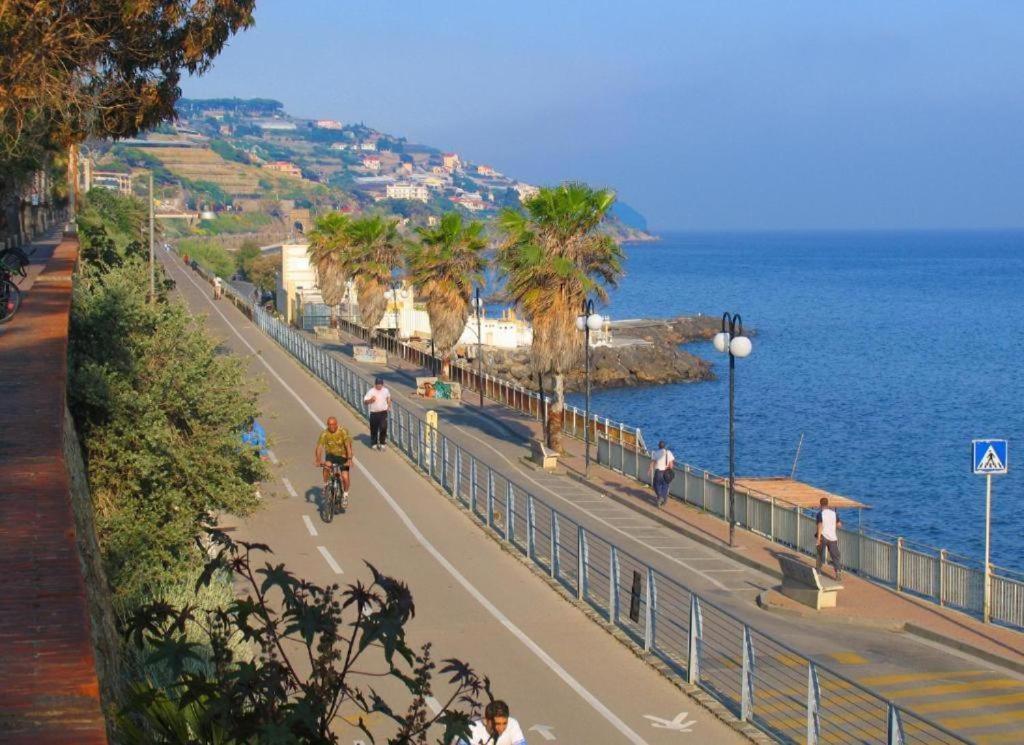 Casa Rosa Lucia Centrale Con Parcheggio San Remo Extérieur photo
