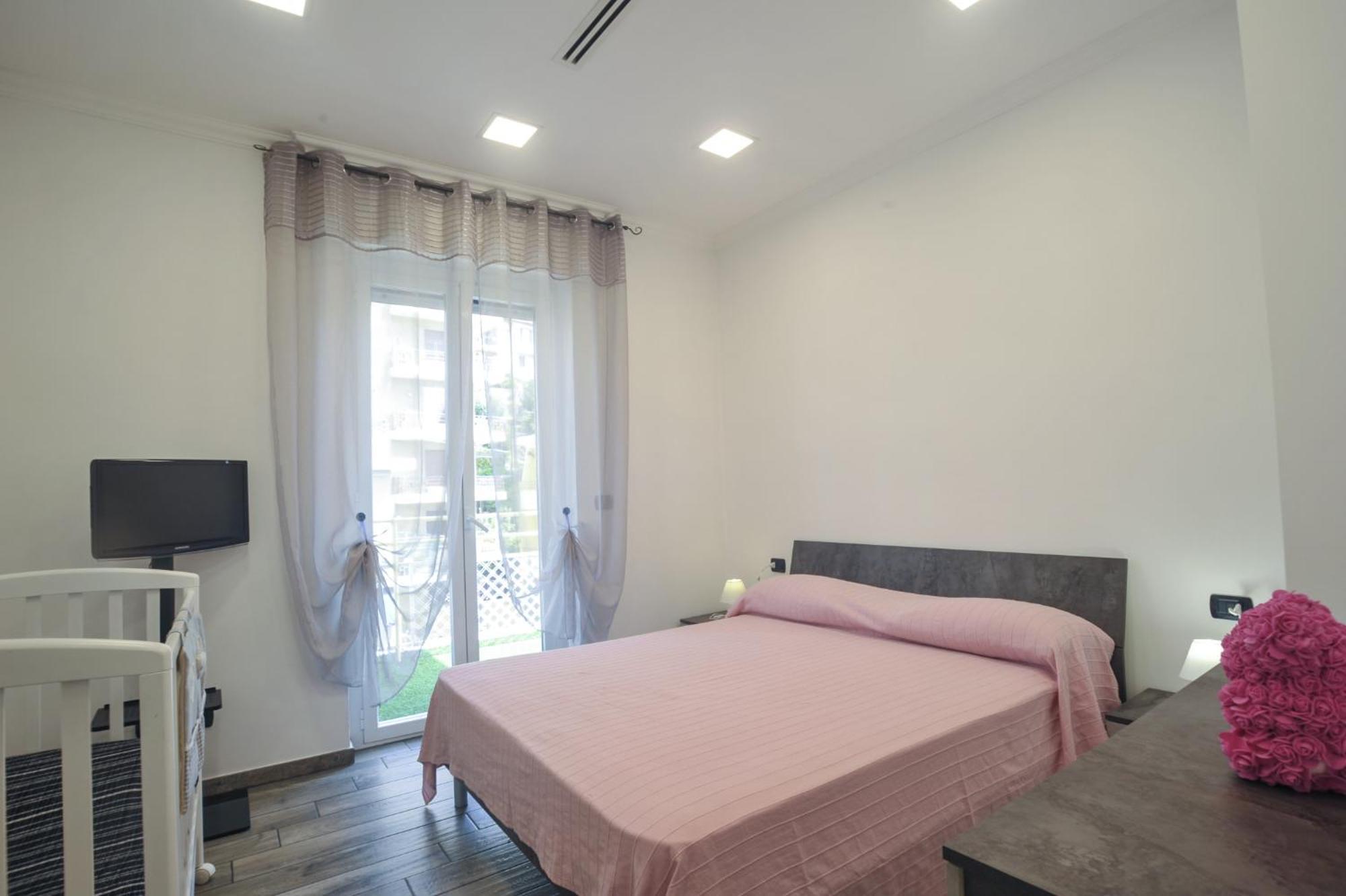 Casa Rosa Lucia Centrale Con Parcheggio San Remo Extérieur photo