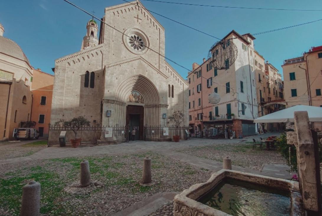 Casa Rosa Lucia Centrale Con Parcheggio San Remo Extérieur photo